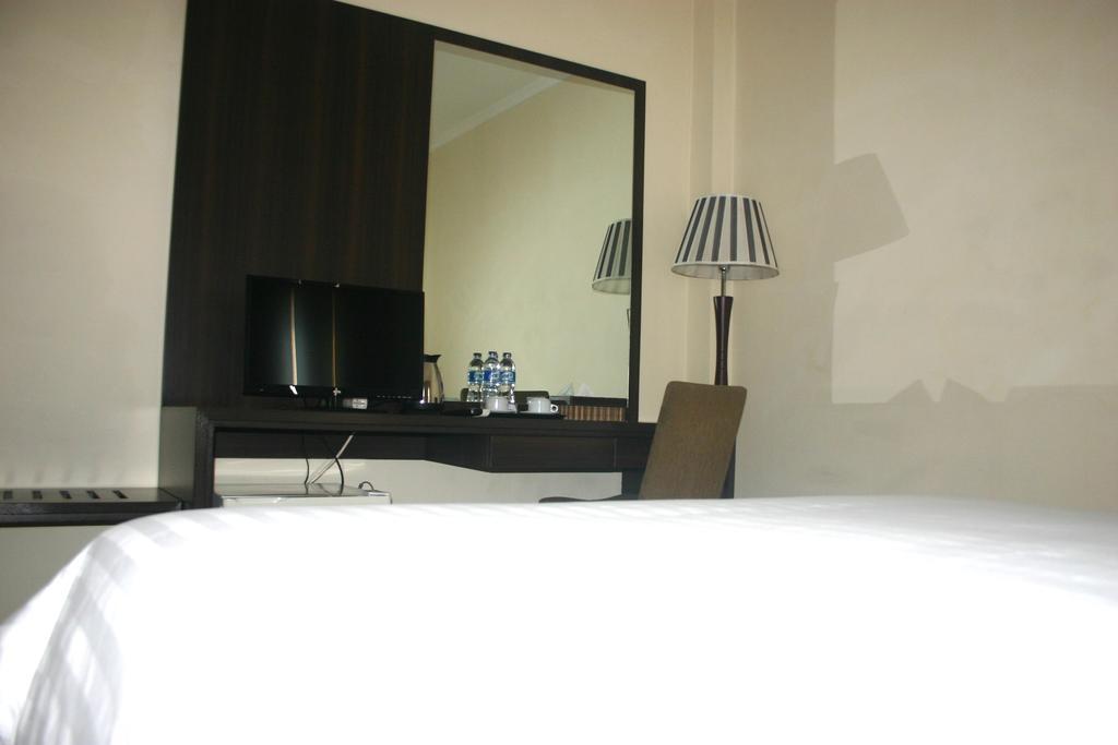 Royal Mamberamo Hotel Sorong Room photo