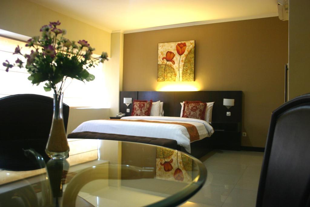 Royal Mamberamo Hotel Sorong Room photo