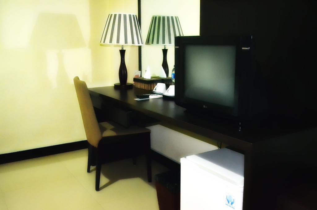 Royal Mamberamo Hotel Sorong Room photo
