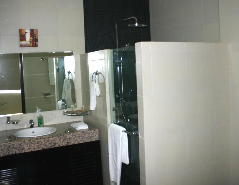Royal Mamberamo Hotel Sorong Room photo